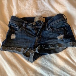 Dark wash Hollister low rise jean shorts